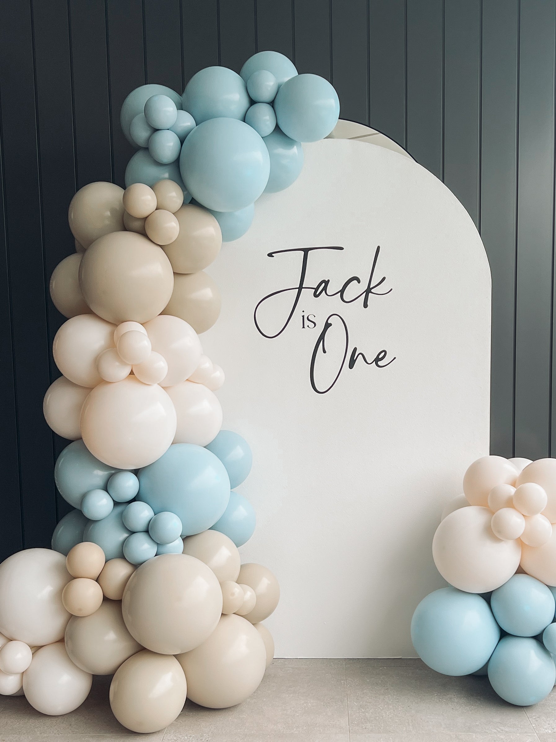 Single Arch Balloon Decor